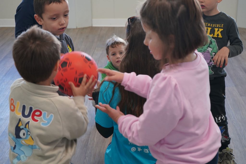 joc en equip infants