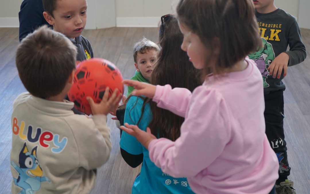El joc en equip essencial per al desenvolupament emocional